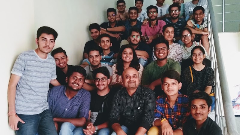 Chemistry Classes - Coaching JEE/NEET in Delhi