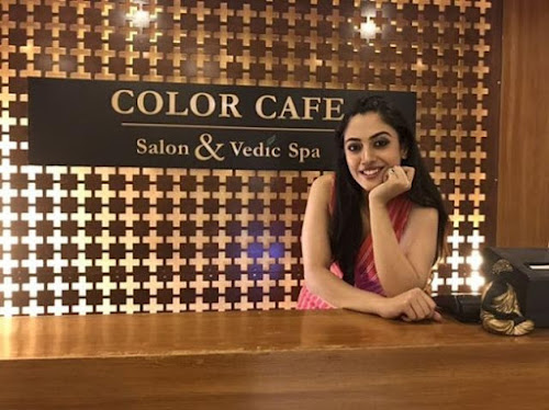 Color Cafe - Salon in Mumbai