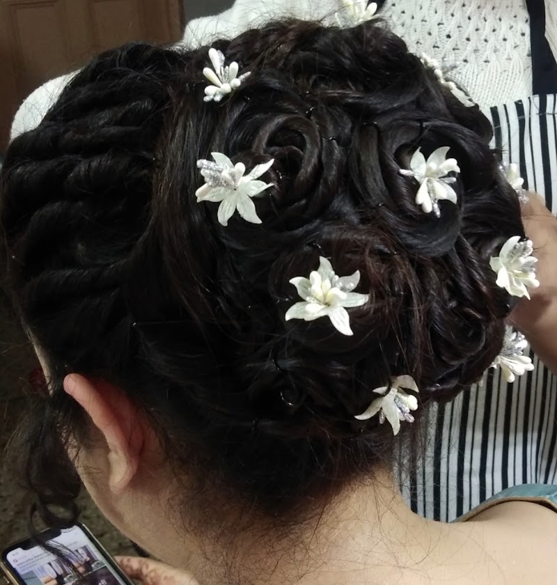 Deeba’s Delhi Girl - Beauty Parlor in Delhi