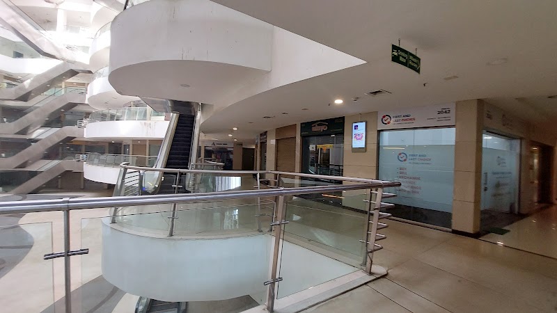 First and Last - 4 Wheeler Showroom in Mumbai