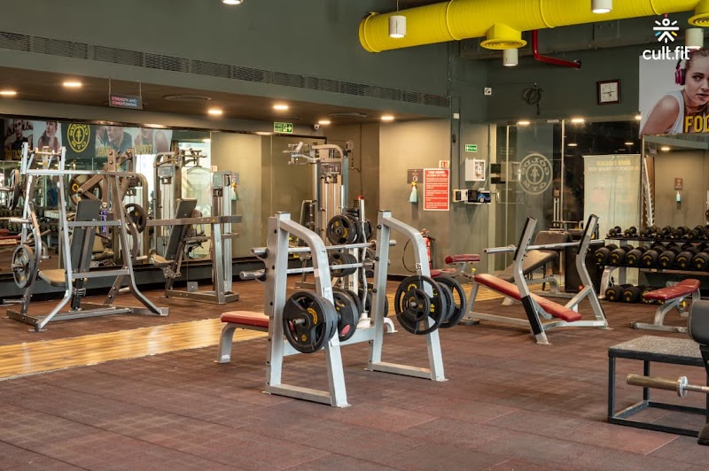 Gold's Gym Lower - Gym in Mumbai