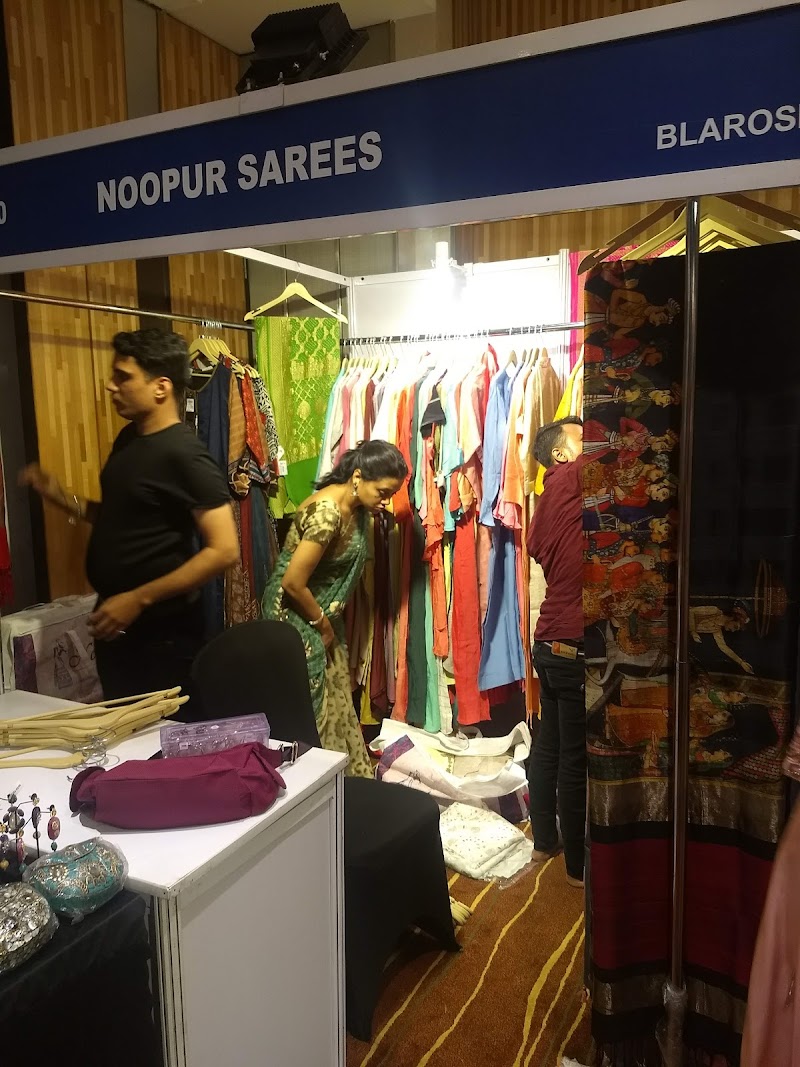 Noopur Clothing - Clothes Women in Delhi