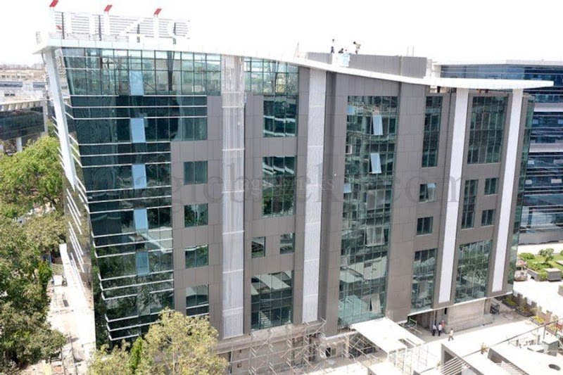 office space on - Commercial Spaces in Mumbai