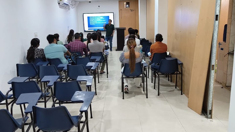 Plutus Academy Karol