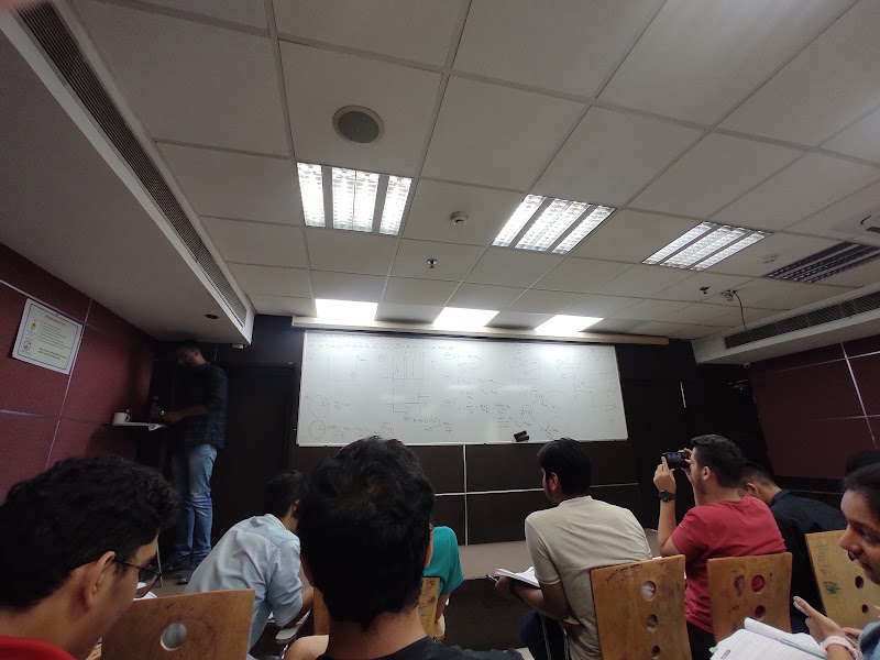 Vidyamandir Classes NSP - Coaching JEE/NEET in Delhi