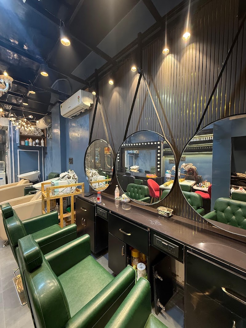 Vintage luxury salon - Beauty Parlor in Delhi